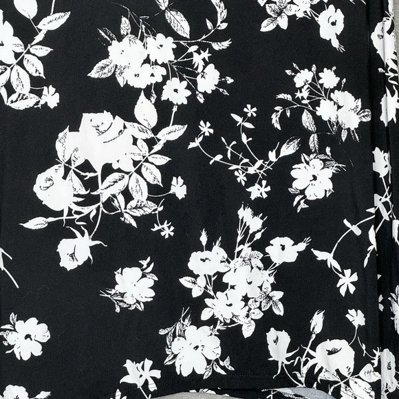 Karen Kane  XL Shirt Top Black Floral Flower Sleeveless Scoop Neck Stretch - Picture 3 of 4